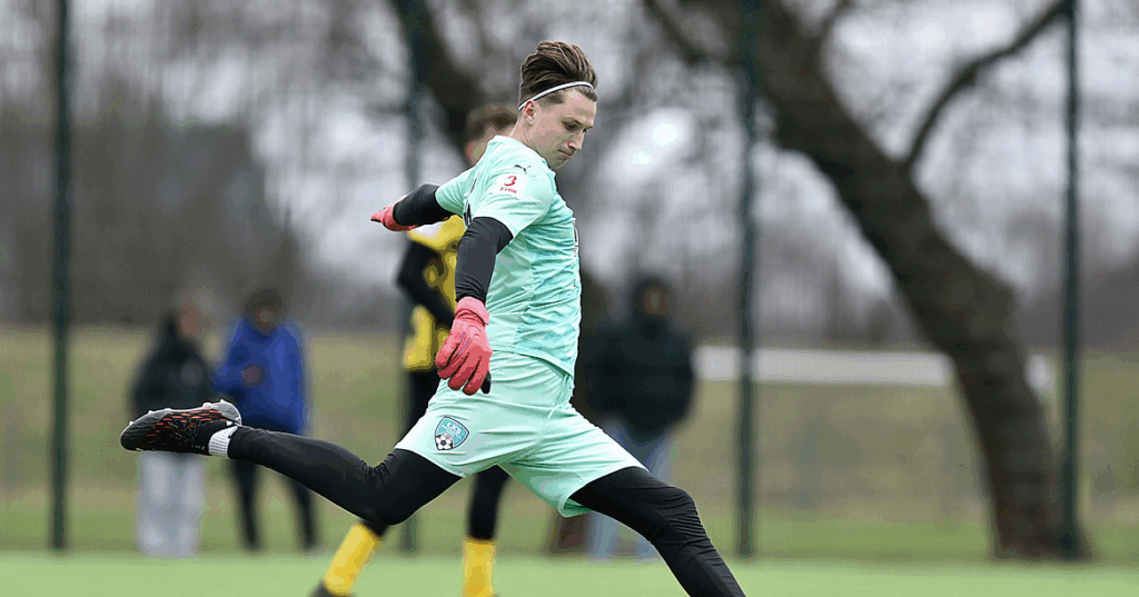 Sięgają po bramkarza strzelającego gole