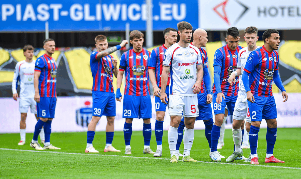 Dwóch byłych zawodników Piasta zatrzyma go w piątek?