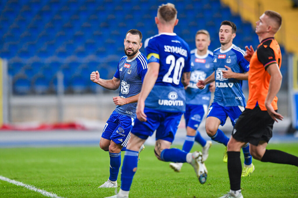 Ceglarz ciągnie Ruch na miejsca barażowe!